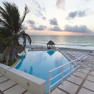 Yalmakan **** Cancun